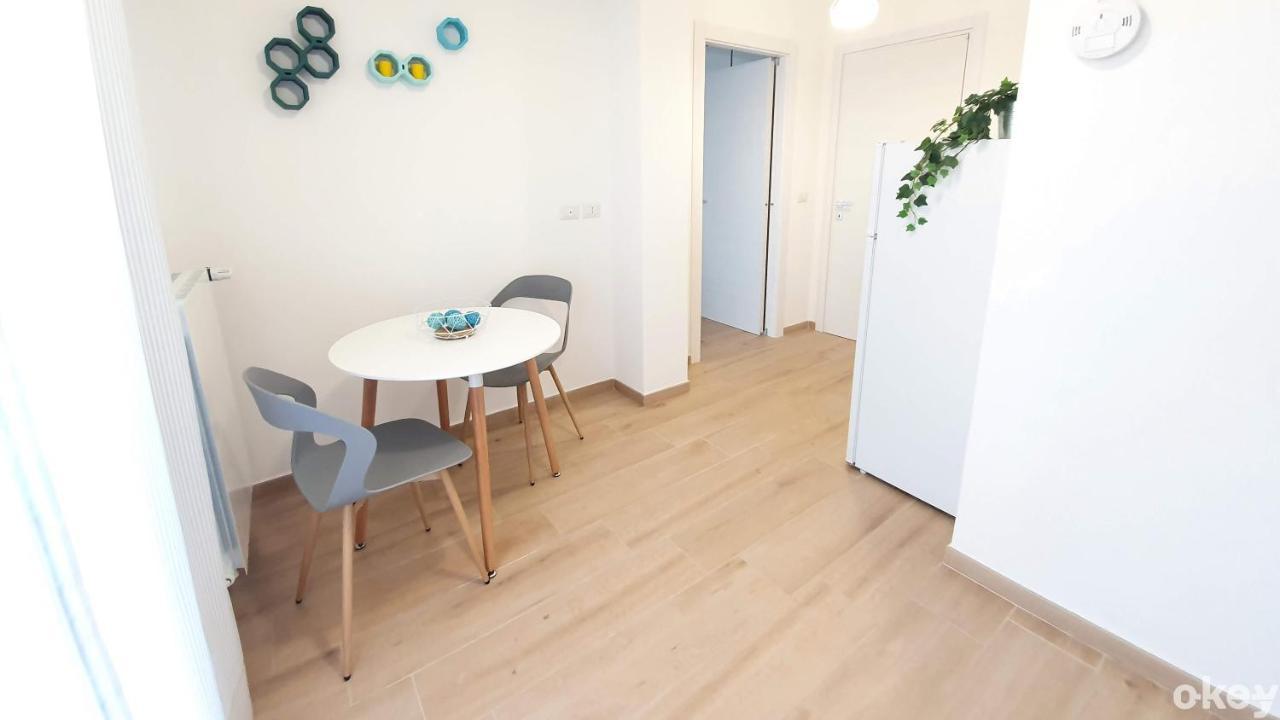Blue Sky Rooftop - Policlinico Apartamento
